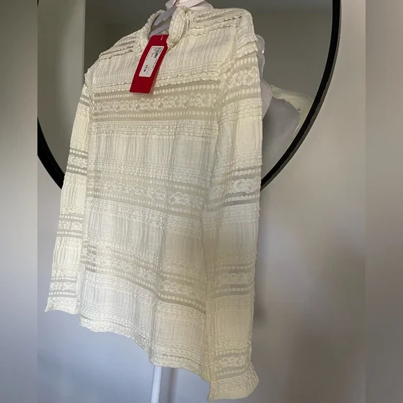 NWT EVEREVE Women's Endless Rose Mock Neck Textured Lace Top. Size medium - Picture 7 of 11